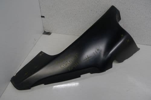 HONDA CBR1000F, RIGHT BELLY PAN FAIRING 64310-MS2-0100 COWL R UNDER #116 (U4R)