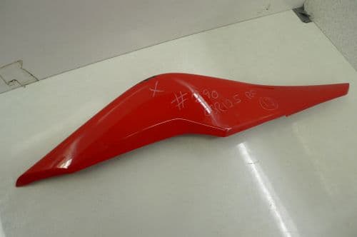 HONDA CBR125 RF, COVER R REAR 83670-KPP-T000 FAIRING #290 (U4R)