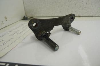 HONDA CBR125 RSF FRONT BRAKE CALIPER CARRIER BRACKET #9 (CON-B)