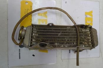 HONDA CR85 BIG WHEEL. RADIATOR + CAP #4 (LOC-A)