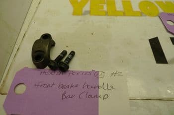 HONDA PCX125 FRONT BRAKE HANDLEBAR CLAMP. YELLOW 13 BB #2 (LOC-F)