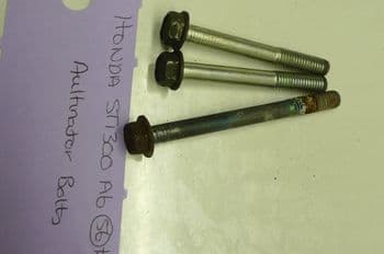 HONDA ST1300 A6 PAN EUROPEAN. L + R SIDE MAIN FRAM SPECIAL BOLTS x 2 (67-B)