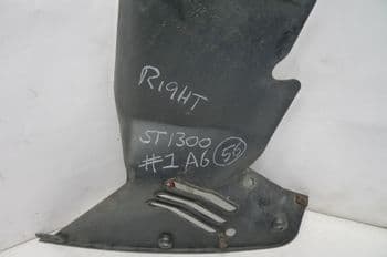 HONDA ST1300 A6 PAN EUROPEAN. RIGHT COWL R INNER 64592-MCS-G000 #1