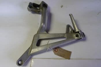 HONDA VFR750 FR  PILLION LEFT FOOT HANGER & PEG  #4 (LOC-C)