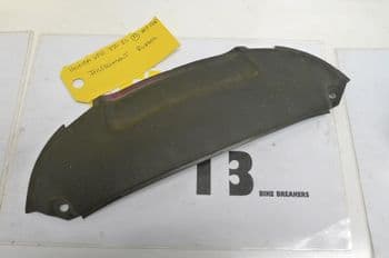 HONDA VFR750 FS RC36 INSTRUMENTS RUBBER FAIRING #7 (LOC-A)