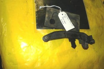 KAWASAKI BN125 BN 125 2000 BATTERY CLAMP (LOC-C)