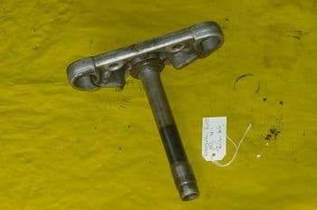 KAWASAKI BN125 BN 125 2007 BOTTOM YOKE #1 (LOC-C)