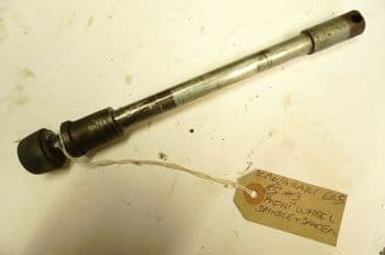 KAWASAKI ER5 BREAKING FRONT WHEEL AXEL & SPACER #3(WEB-STOCK)(LOC-A)