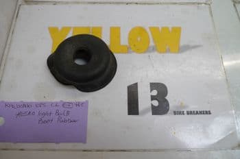 KAWASAKI ER5 C-1 BREAKING. HEADLIGHT BULB BOOT RUBBER #5(CON-D)