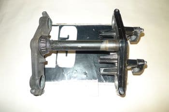 KAWASAKI ER5 C-1 BREAKING. TOP & BOTTOM YOKES #5(CON-D)