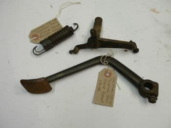KAWASAKI GPZ250 SCORPION REAR BRAKE LEVER & OTHER PARTS (LOC-A)