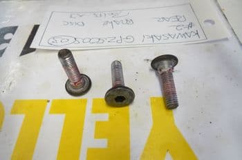 KAWASAKI GPZ500 S REAR BRAKE DISC BOLTS X3 #2 (CON-B)