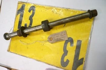KAWASAKI ZX10 ZX-10 BREAKING. FRONT AXLE + SPACERS. #1 (WEB-STOCK)(A-SK)  (67-B)