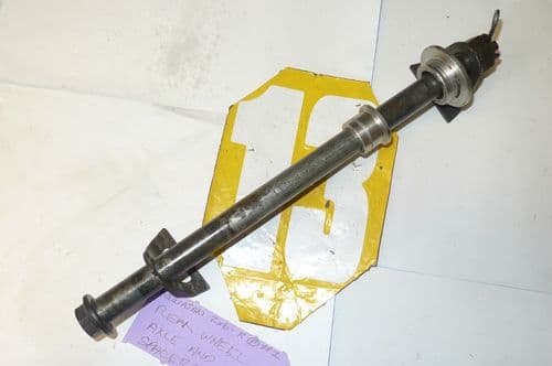 KAWASAKI ZX6-R BREAKING. REAR WHEEL AXLE & SPACERS #1((LOC-C))