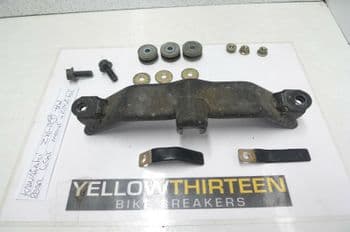 KAWASAKI ZX6-R REAR LIGHT MOUNT + FITTING KIT     YELLOW 13 BREAKERS  #2(LOC-F)