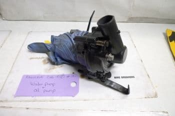 KAWASAKI ZX600-R BREAKING. WATER PUMP & OIL PUMP #1((LOC-C))