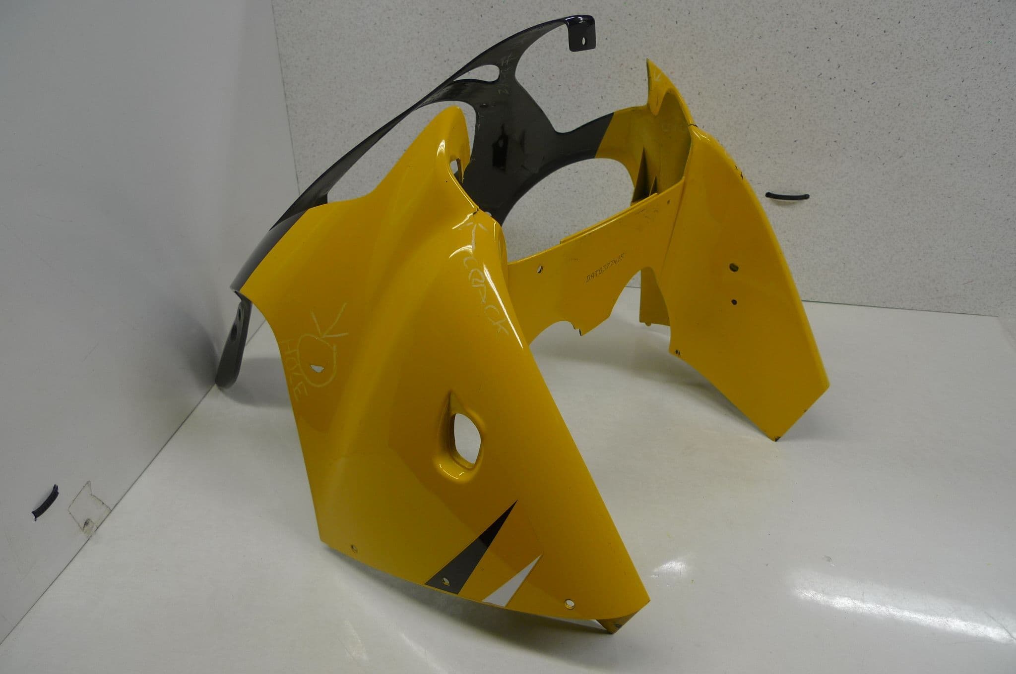 KAWASAKI ZX600 ZX6-R NOSE CONE 55028-1390 WEB-STOCK 64 U4R