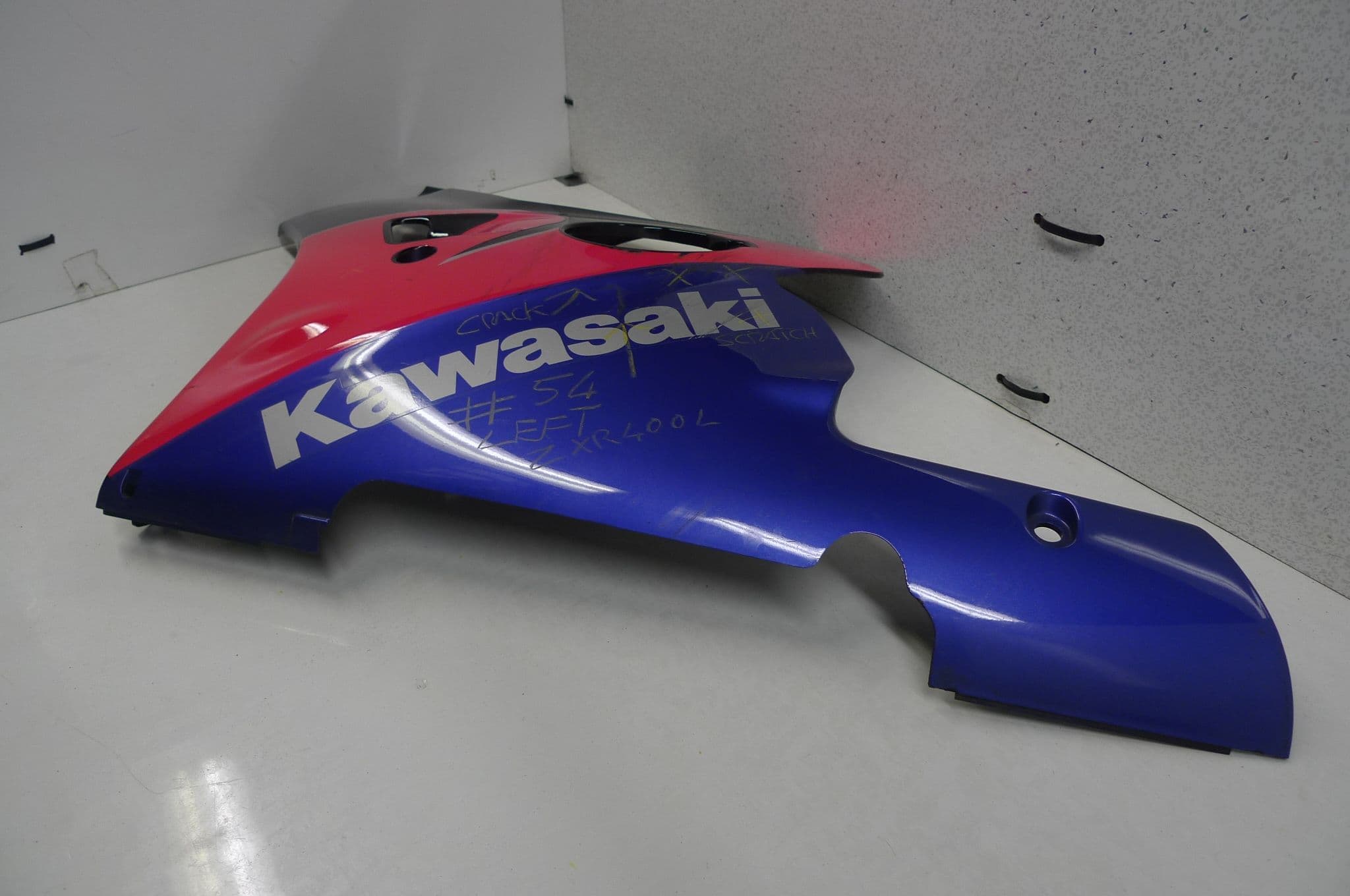 KAWASAKI ZXR400-L LEFT SIDE FAIRING 54 U4R