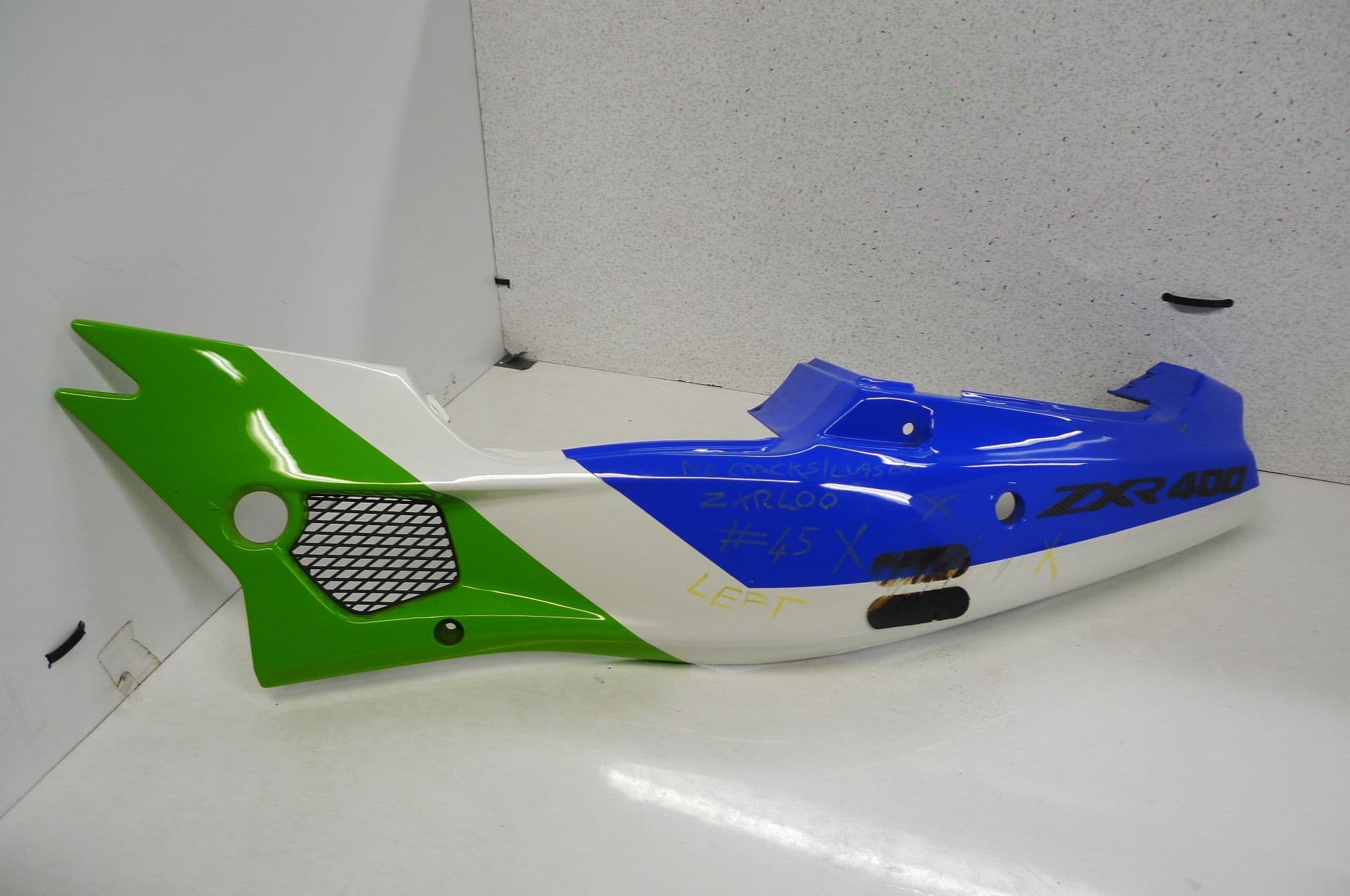 KAWASAKI ZXR400 LEFT REAR SIDE FAIRING PANEL 45 U4R