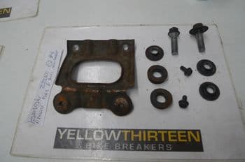 KAWASAKI ZZR600 BREAKING. EXHAUST PLATE & BOLT ASSORTMENT #4 (LOC-C)