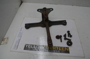 KAWASAKI ZZR600 BREAKING. OIL COOLER BRACKET #4 (LOC-C)