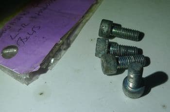 KAWASAKI ZZR600 L&R HANDELBAR BOLTS #3((LOC-C))