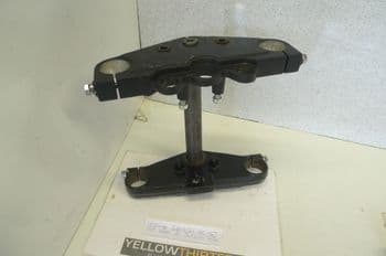 KEEWAY SUPERLIGHT 125 TOP YOKE & BOTTOM YOKE (LOC-A)