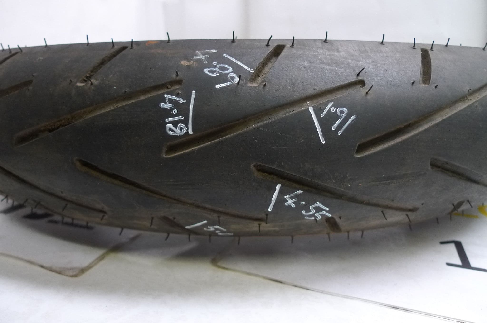 KSR MOTO CODE 125cc BREAKING FRONT WHEEL TYRE LOC-C