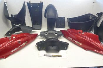 KYMCO AGILITY 50cc BREAKING NOW. FAIRING ASSORTMENT 13 ITEMS ORIGINAL PARTS #3 (67-C)