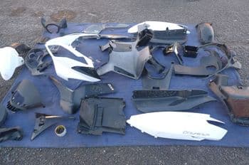 KYMCO DOWNTOWN 300 BREAKING. FAIRINGS ASSORTMENT (LOC-C)