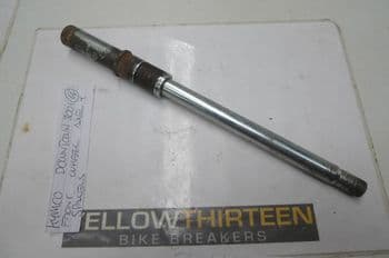 KYMCO DOWNTOWN 300 BREAKING. FRONT WHEEL AXLE & SPACERS (LOC-C)