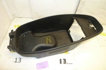 KYMCO PEOPLE ONE 125i BREAKING. BOX LUGGAGE FAIRING PART (N) (LOC-A)