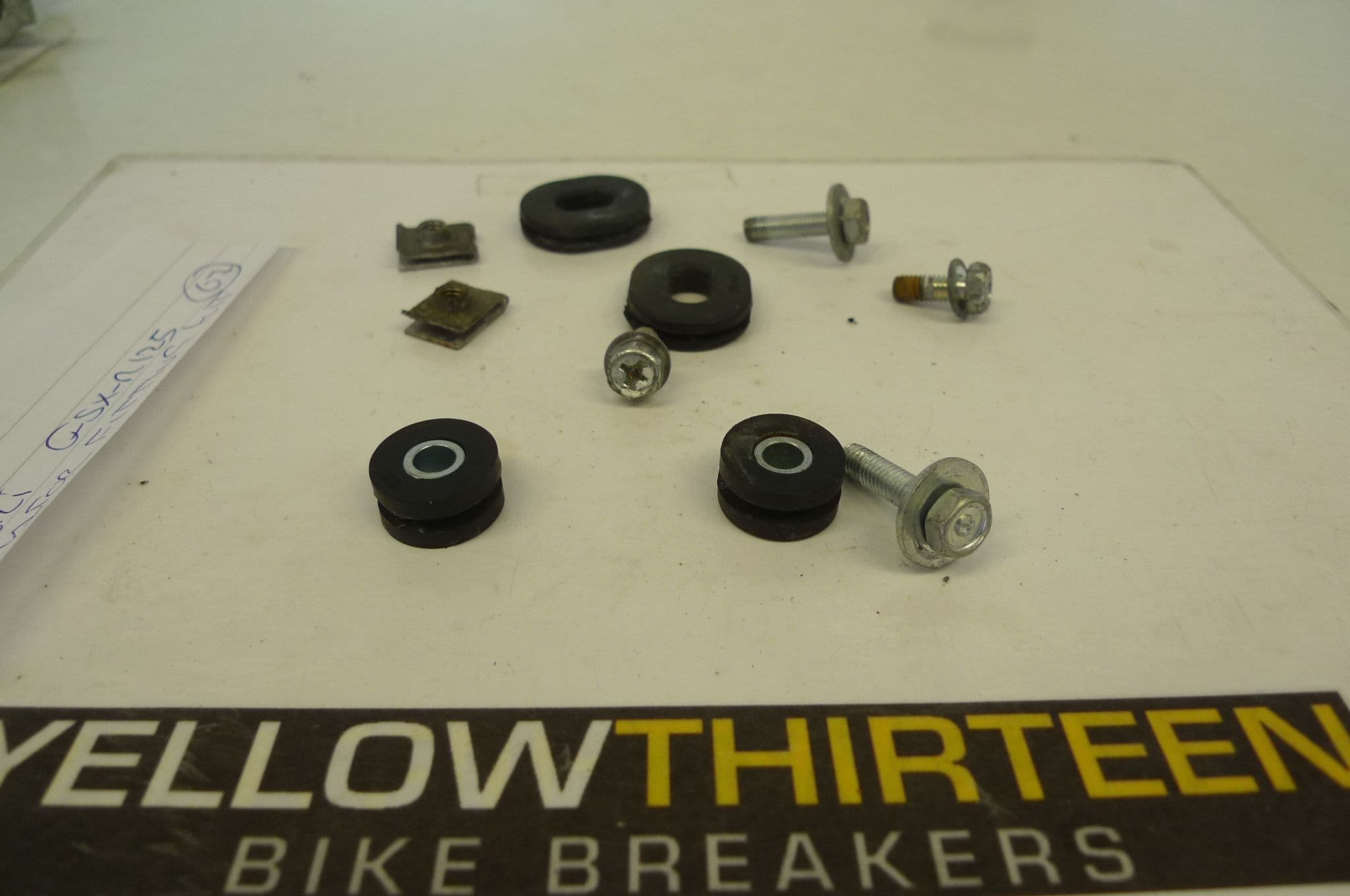 SUZUKI GSX-R125 GSX-R 125 RADIATOR FITTING KIT LOC-A