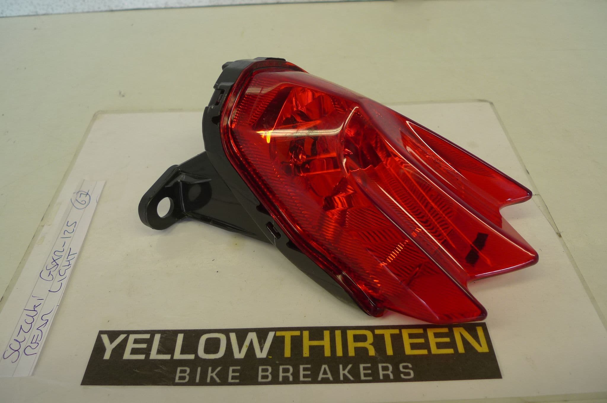 スズキGSX R125 バック ライト. SUZUKI GSX-R125 GSX-R 125 REAR LIGHT LOC-A
