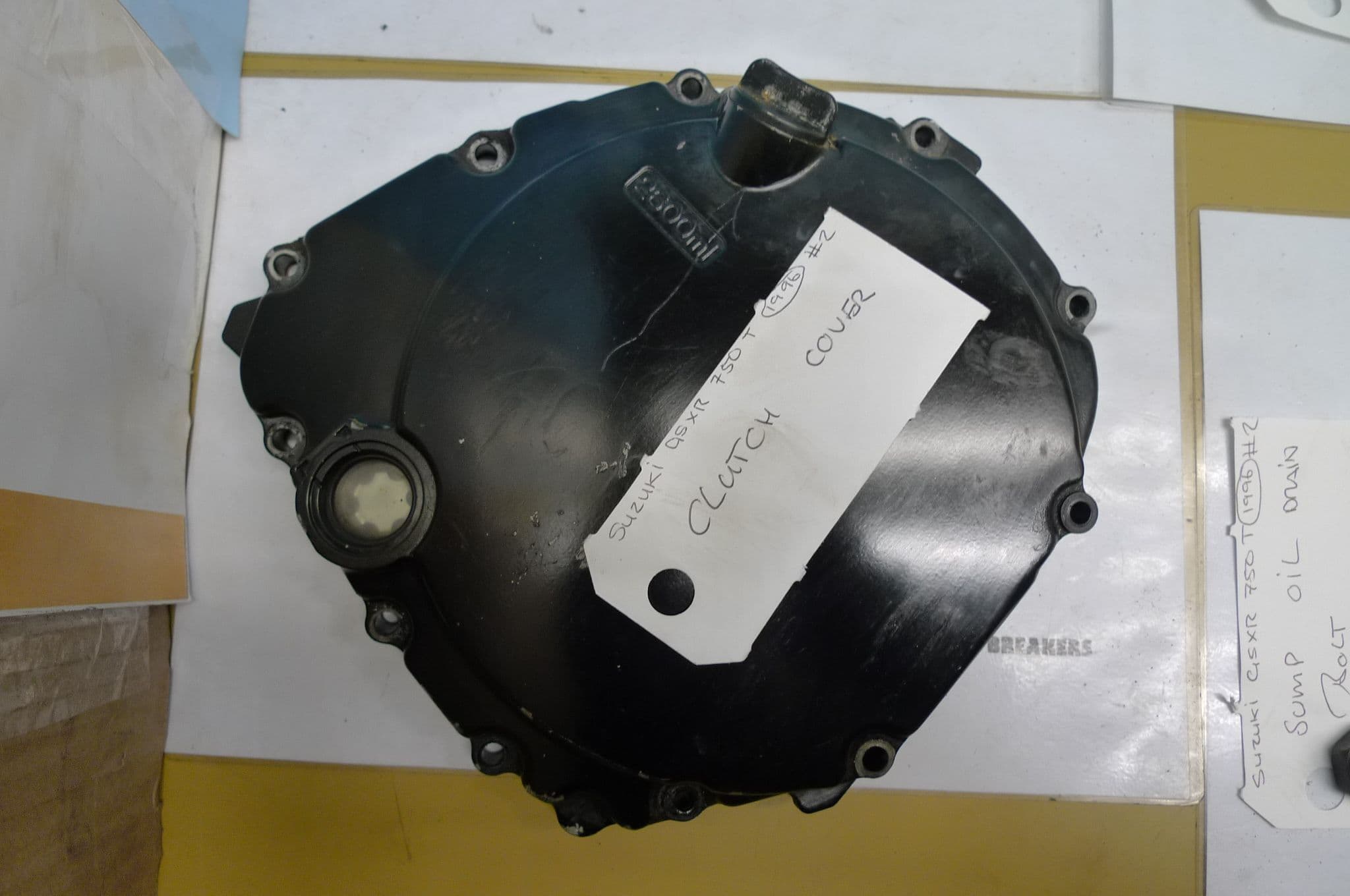 SUZUKI GSXR 750 T SRAD CLUTCH COVER 2 LOCA