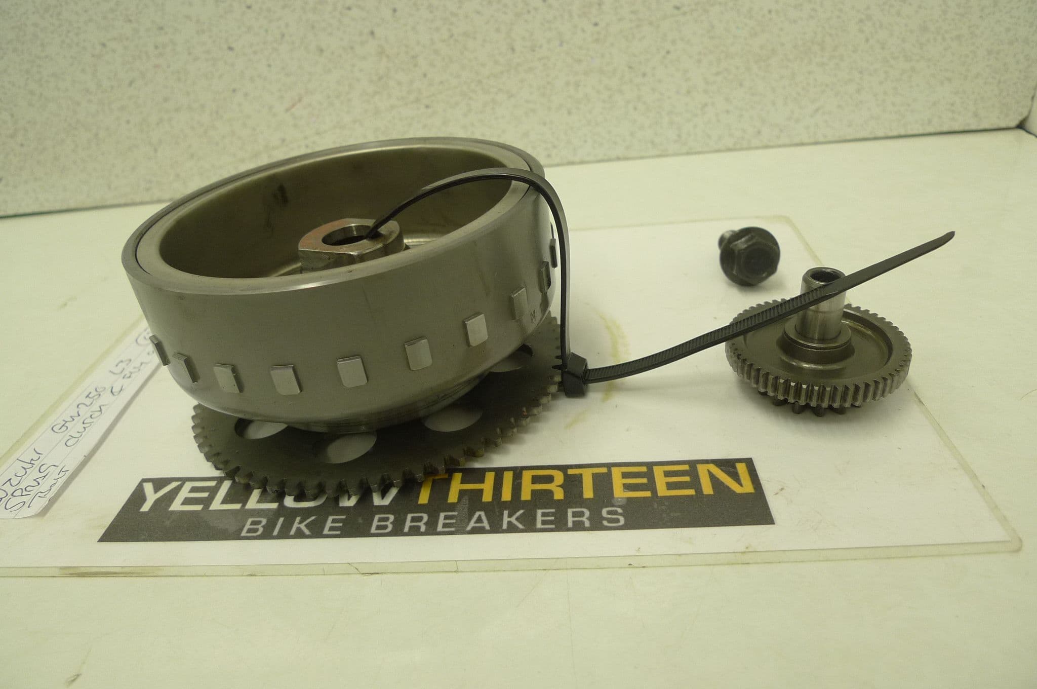 SUZUKI GW250 INAZUMA STARTER SPRAG CLUTCH & FLYWHEEL LOC-A