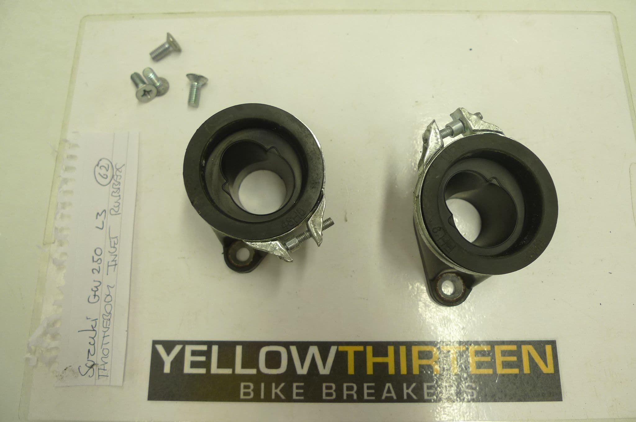 Suzuki GT250 X7 Inlet Rubbers (Pair) – NOS A1-01 13111-11300