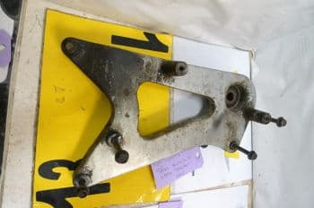 SYM SYMPHONY 125 S   REAR ENGINE TO WHEEL BRACKET   (LOC-A)