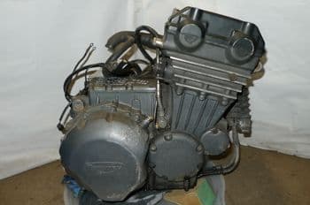 TRIUMPH SPRINT 900 BREAKING. VISIT SHOP FOR PARTS ((WEB-STOCK))((A=SK)) YELLOW 13 (CON-C)