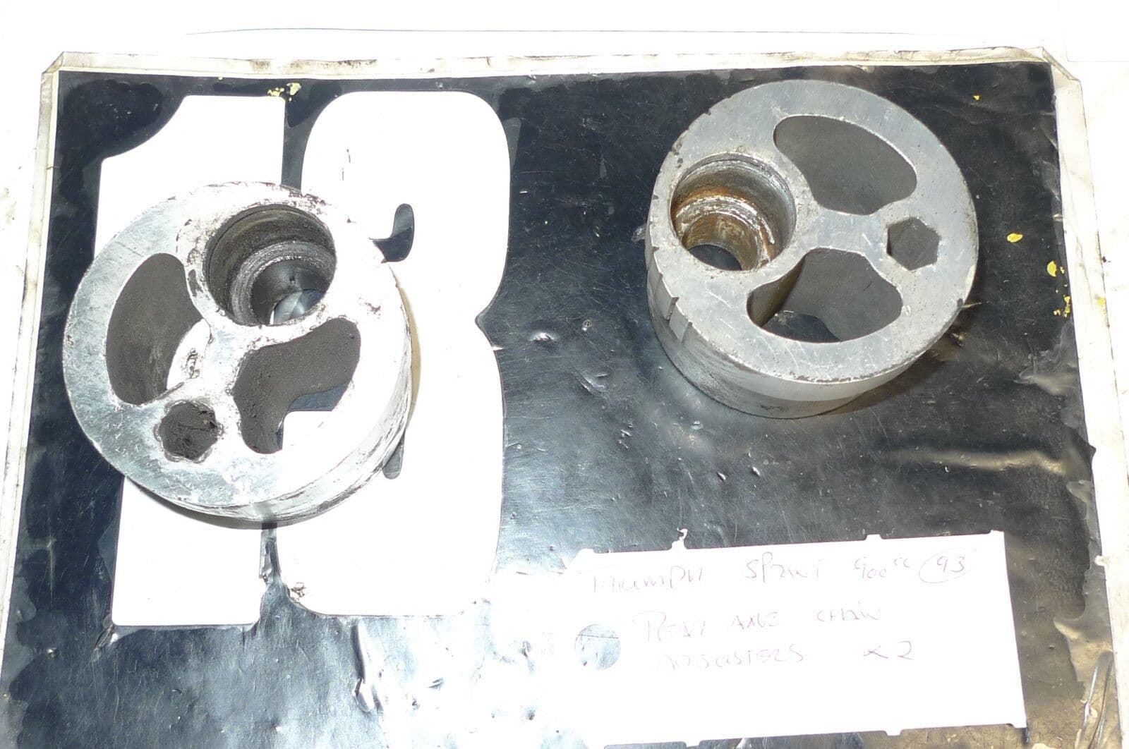 TRIUMPH SPRINT 900 REAR AXLE CHAIN ADJUSTMENT BLOCKS LOCC