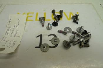 TRIUMPH STREET TRIPLE R 675 LEFT & RIGHT UNDER TRAY & REAR FAIRING BOLTS KIT (CON-B)