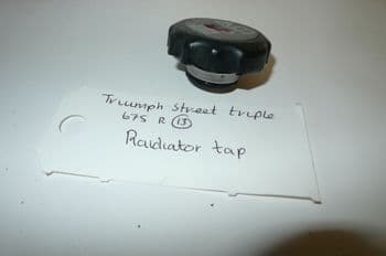 TRIUMPH STREET TRIPLE R 675 RADIATOR CAP (CON-B)