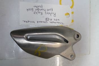 TRIUMPH STREET TRIPLE R 675 RIDERS RIGHT FOOT HANGER HEEL PLATE (CON-B)