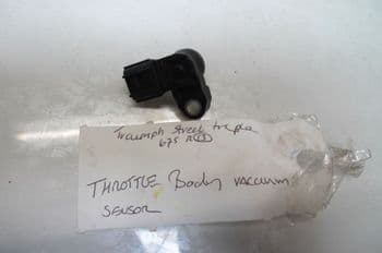 TRIUMPH STREET TRIPLE R 675 THROTTLE BODY VACUUM SENSOR (CON-B)