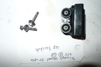 TRIUMPH STREET TRIPLE R 675 UP SWITCH (CON-B)