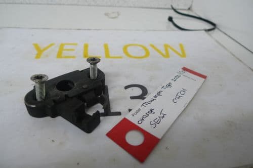 TRIUMPH TIGER 1050 SEAT CATCH (CON-F)