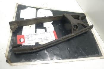 TRIUMPH TIGER 1050 SWINGING ARM CHAIN SLIDER (CON-F)
