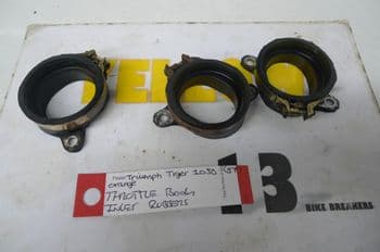 TRIUMPH TIGER 1050 THROTTLE BODY INLET RUBBER MANIFOLDS (CON-F)