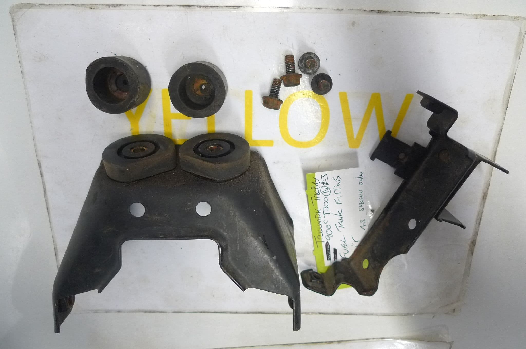 Genuine Triumph Petrol Tank Fitting Kit 00-0089 - For 3TA, T90, T100 (1964-1966)