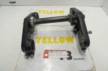 TRIUMPH TROPHY 900 TOP & BOTTOM YOKES #3 (LOC-C)